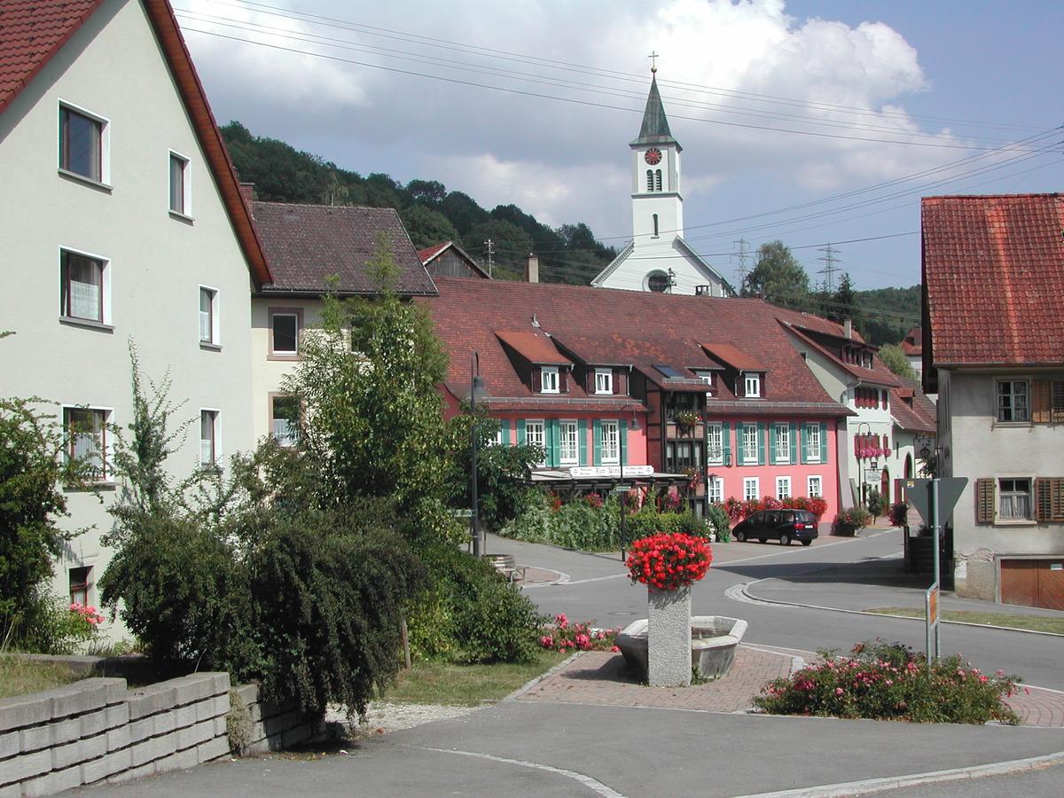 Gasthaus-Pension Zum Kreuz شتولينغن المظهر الخارجي الصورة